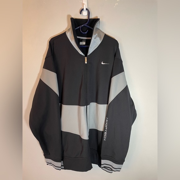 Nike Black and Gray basketball warm up jacket, fleece lined, round
